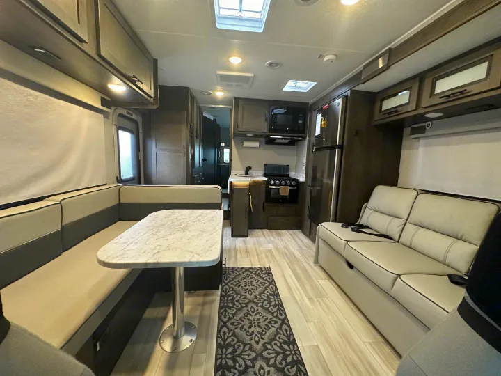 Coachmen Leprechaun 2022