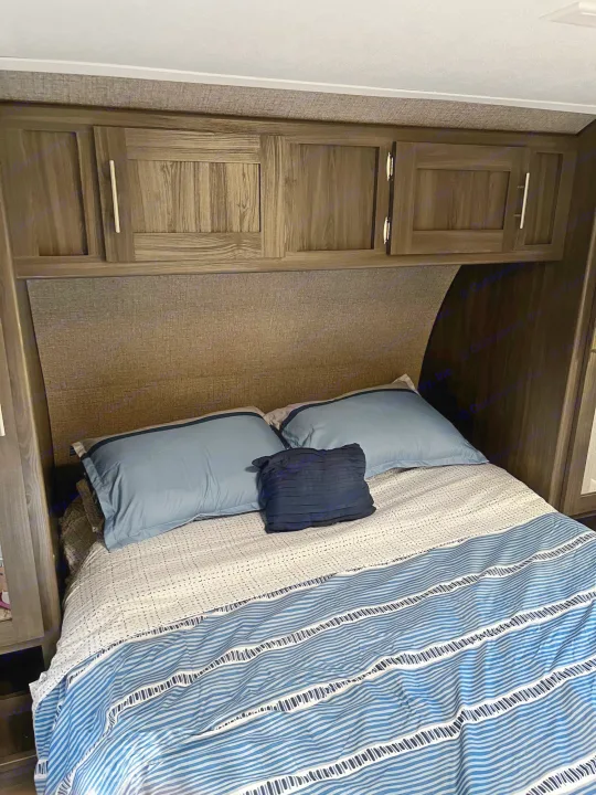 Master bedroom . Shasta Oasis 2021
