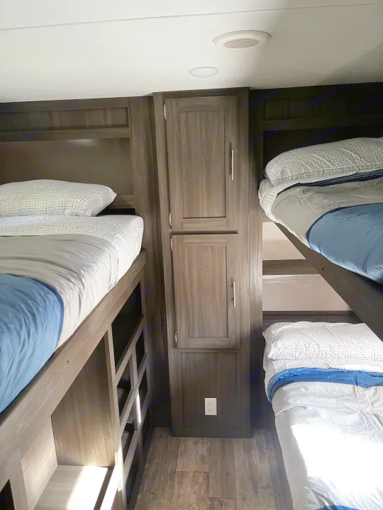Bunk room 3 beds. Shasta Oasis 2021