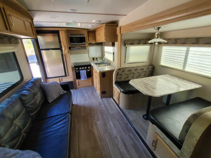 Couch, Dinette & kitchen. Winnebago Micro Minnie 2020