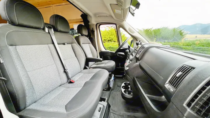 3 seat driving . Dodge ProMaster High Roof 2500 159"wheelbase 2021
