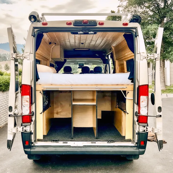 Storage garage . Dodge ProMaster High Roof 2500 159"wheelbase 2021
