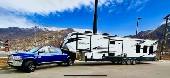 Grand Design Momentum Toy Hauler 2018