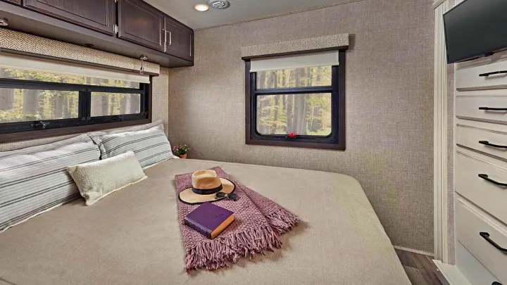Rear Master Bed. Jayco Alante 2023