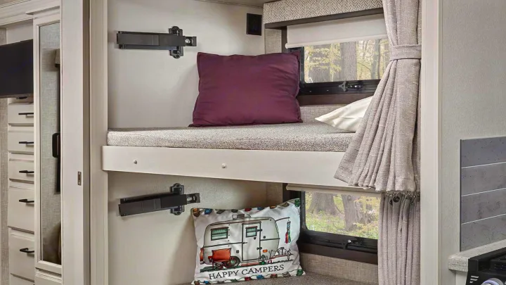 (2) Rear Single Bunks. Jayco Alante 2023