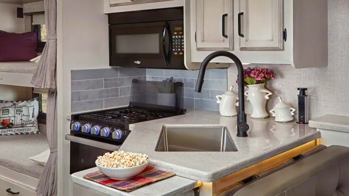 Large Kitchen Sink - 3 Burner Stove. Jayco Alante 2023