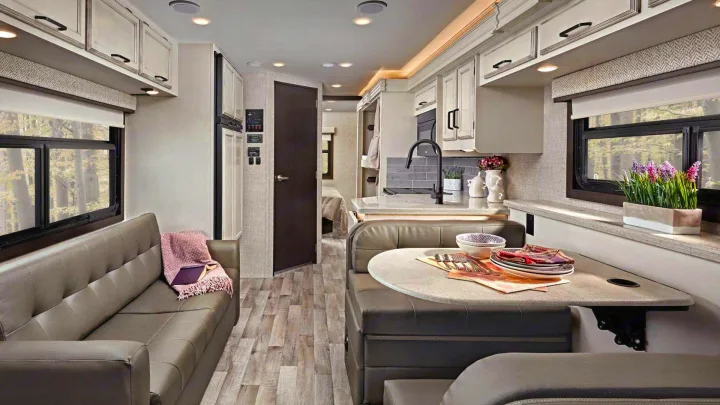 Spacious Interior. Jayco Alante 2023