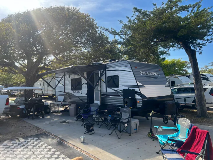 Heartland RVs Pioneer 2022