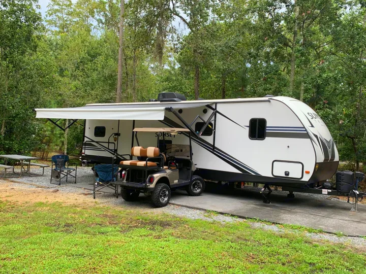 Travel trailer 33 foot. Crossroads RV Sunset Trail Super Lite 2019