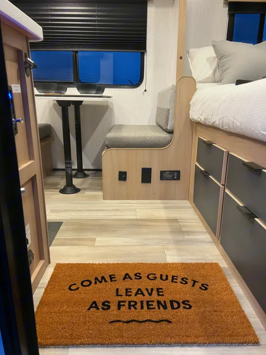 Entry. Cruiser RV Hitch 2022