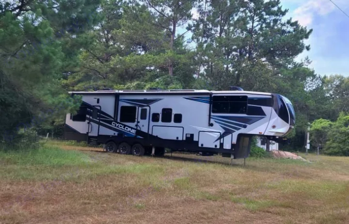 Heartland RVs Cyclone Toy Hauler 2021