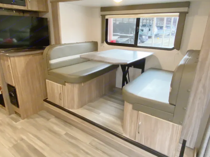 Winnebago Micro Minnie 2306BHS 2022