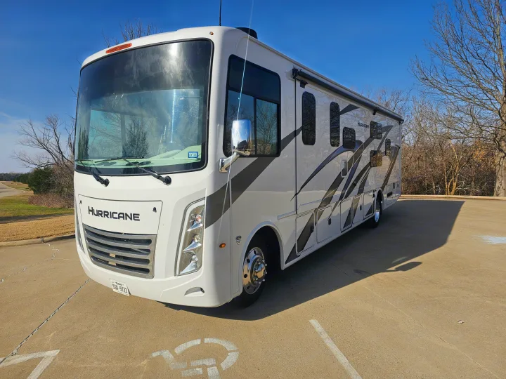 Thor Motor Coach Hurricane 2024