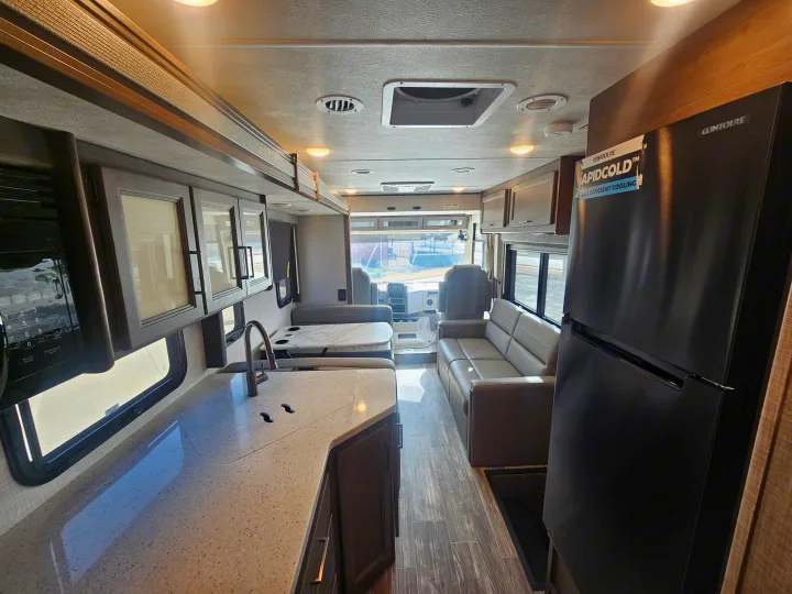 Thor Motor Coach Hurricane 2024