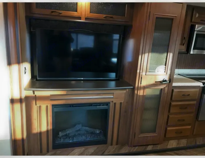 Living area TV and fireplace. Jayco North Point 2016