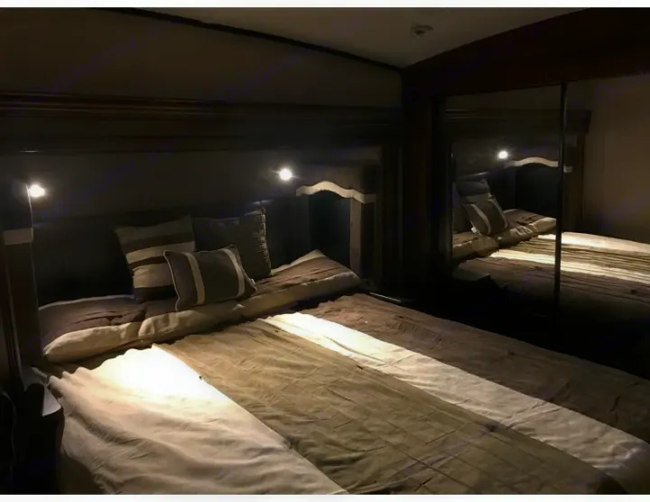 Master bedroom. Jayco North Point 2016