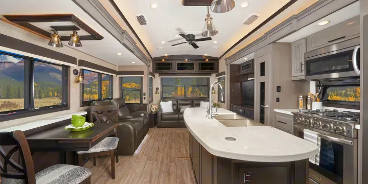 This luxury RV rental boasts a spacious interior with full kitchen, dining, living room, & panoramic views.. Jayco Pinnacle 2022
