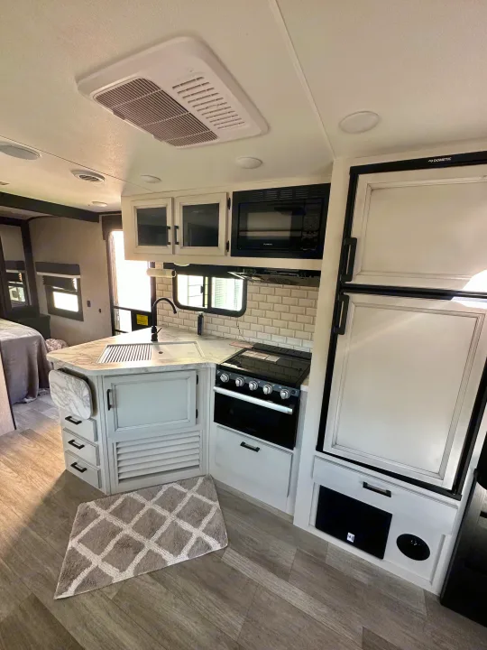 Jayco Jay Feather 2022
