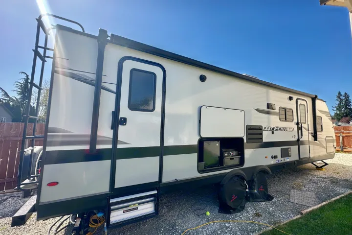 Jayco Jay Feather 2022