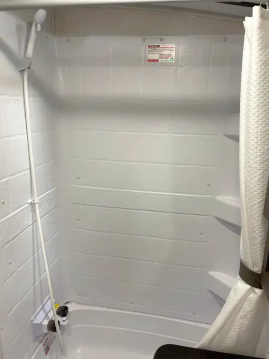 Shower . Keystone Passport 2021