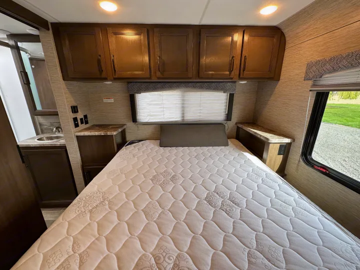 Thor Motor Coach Chateau 2022