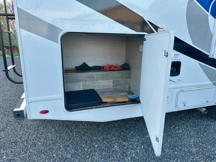 Thor Motor Coach Chateau 2022