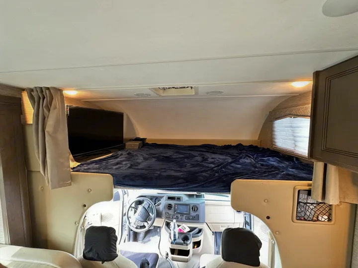 Thor Motor Coach Chateau 2022