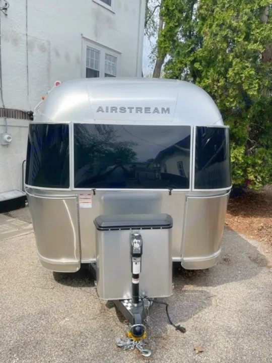 Experience an Airstream rv rental. This shiny travel trailer is ideal for unforgettable camping trips.. Airstream Caraval 2021