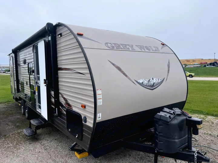 Forest River Cherokee Grey Wolf 2017
