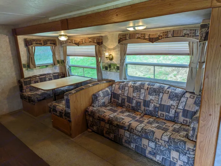 Dining and living area. Keystone RV Springdale 2006