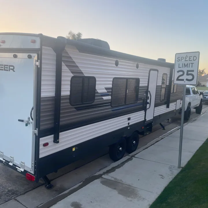Pioneer Travel Trailer 2021