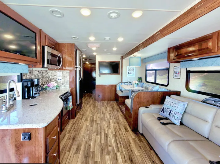 Coachmen Mirada 2018