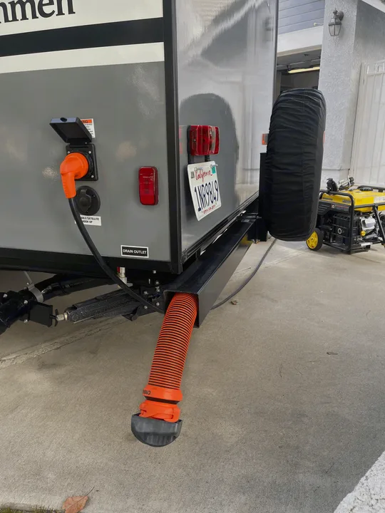 Sewer hose connection. Coachmen Apex Nano 2021