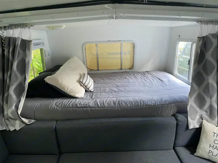 Coleman Caravan 2003