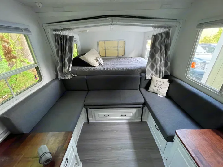 Coleman Caravan 2003