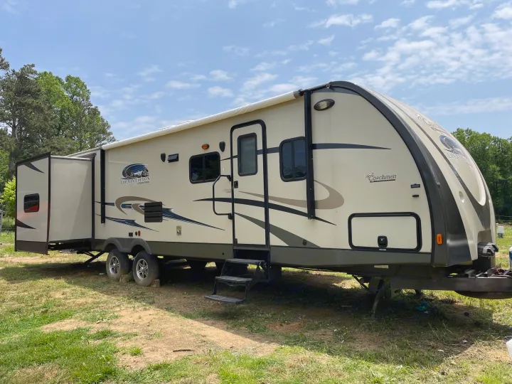 Coachmen Freedom Express 2015