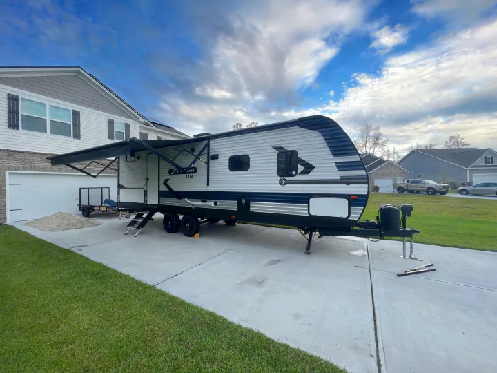 Crossroads RV Zinger Lite 2021