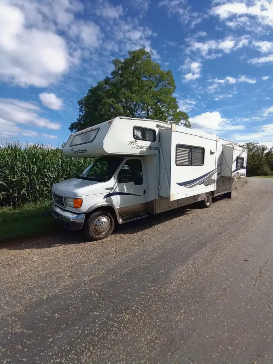 Coachmen Leprechaun Deluxe/Premier 2005