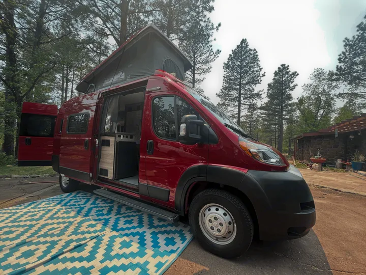 Winnebago Solis 2021