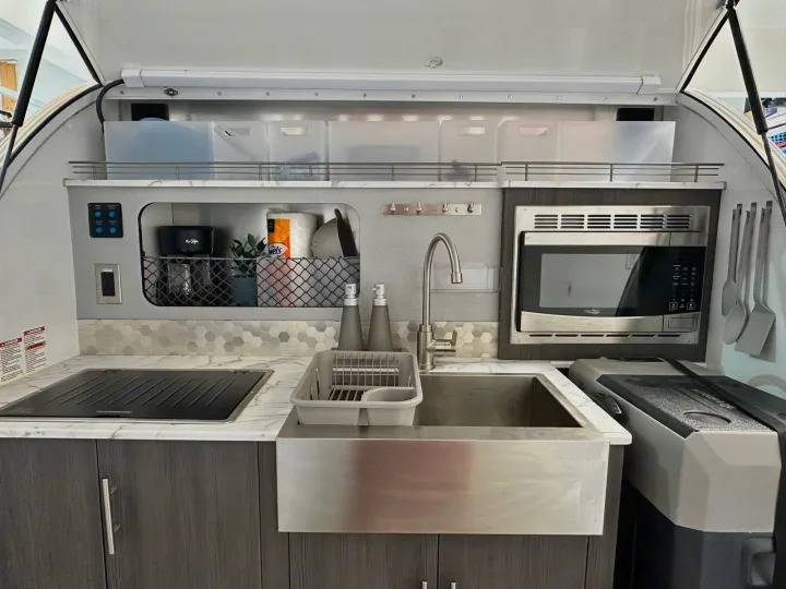 InTech RV Luna 2022