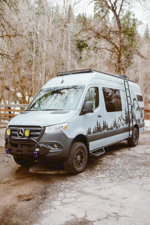 Photos 2022 Mercedes-Benz Sprinter 170 4x4 Camper van Rental in