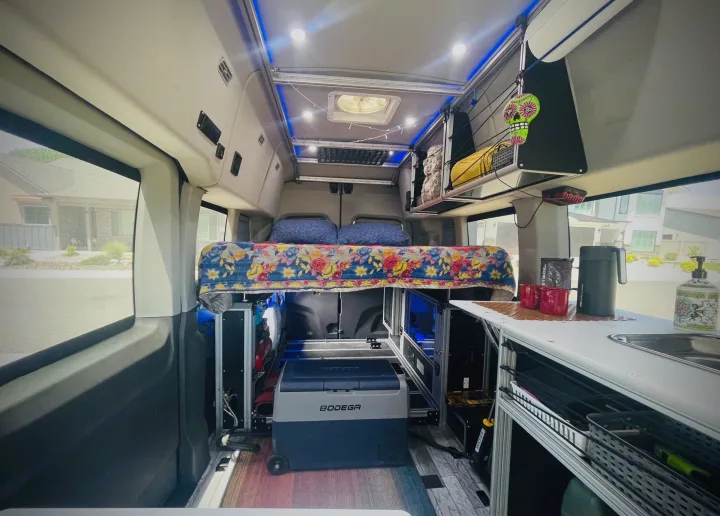 Looking back into the van from passenger swivel seat.. Vandoit LIV / HR-AWD 2021