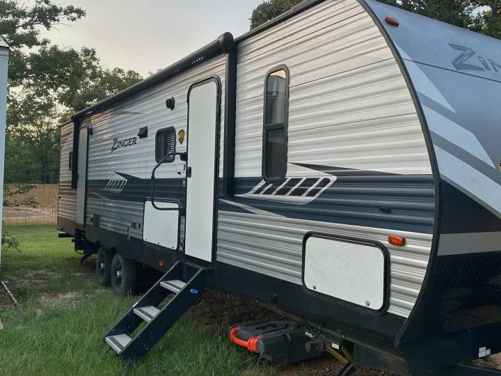 Crossroads RV Zinger 2020