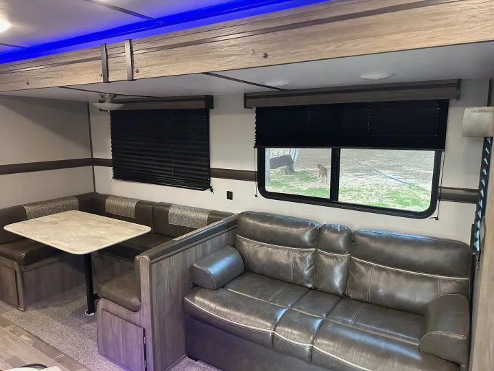 Crossroads RV Zinger 2020