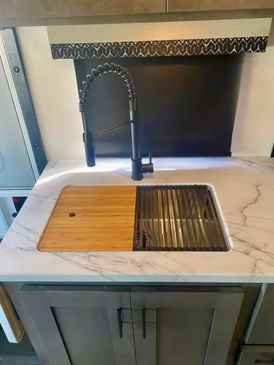 🔥🍫 "Somewhere to prepare s'mores and clean up afterwards" 🍢🧹🌟. Forest River FR3 2022