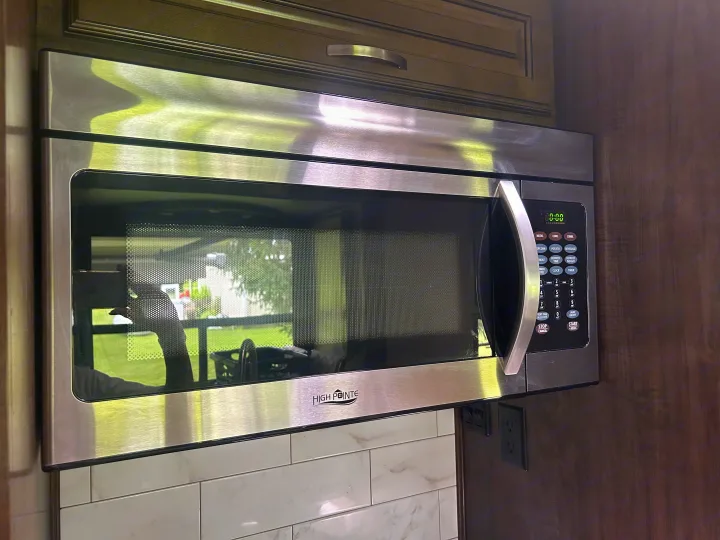 mircrowave/convection oven. Grand Design Solitude 2018