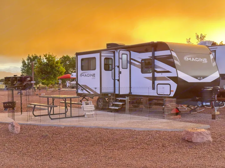 New 2023 Grand Design Imagine XLS 22 RBE
GVWR 6,995lbs, 497 hitch/pin weight, 26' in length and ready for your adventures!
. Grand Design Imagine XLS 2023