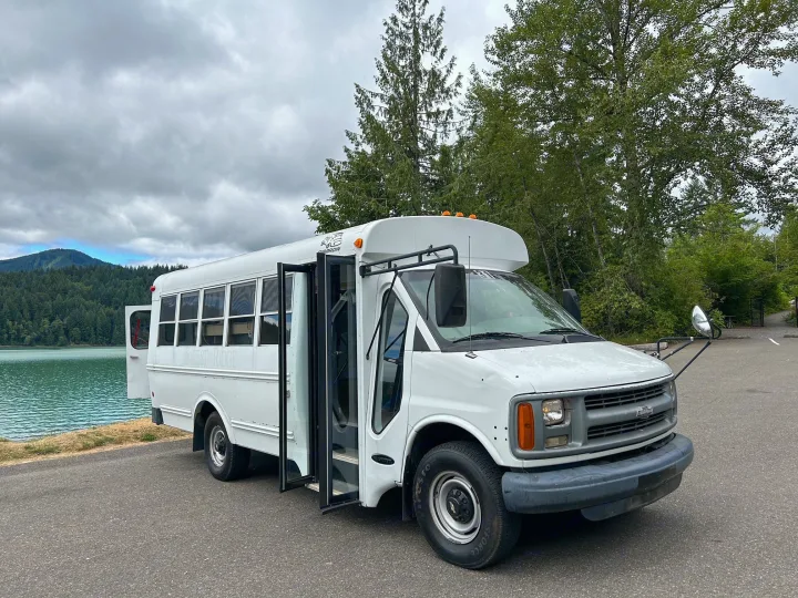 Photos | 2001 Chevrolet Express CU Camper van Rental in Woodinville, WA |  Outdoorsy