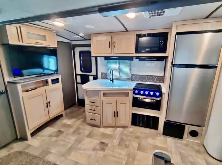 Cruiser RV Radiance 2022