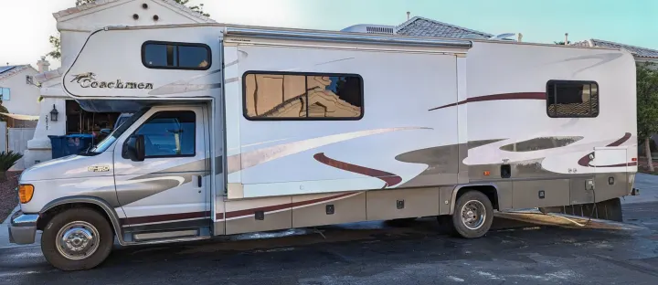 Coachmen Santara Deluxe/Premier 2004
